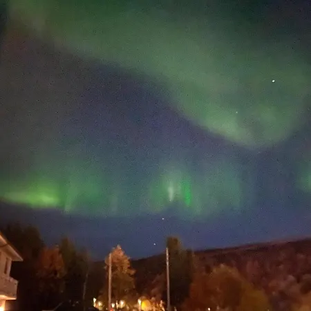 アパート On Whaleisland