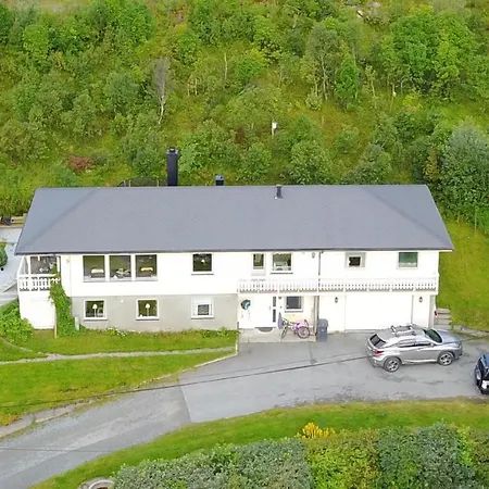 アパート On Whaleisland